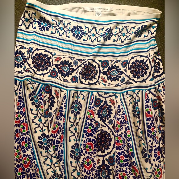 Diane Von Furstenberg colorful Mediterranean style skirt. - Picture 2 of 4